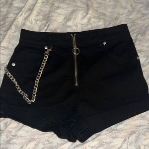 Black Chain Detail Women Shorts